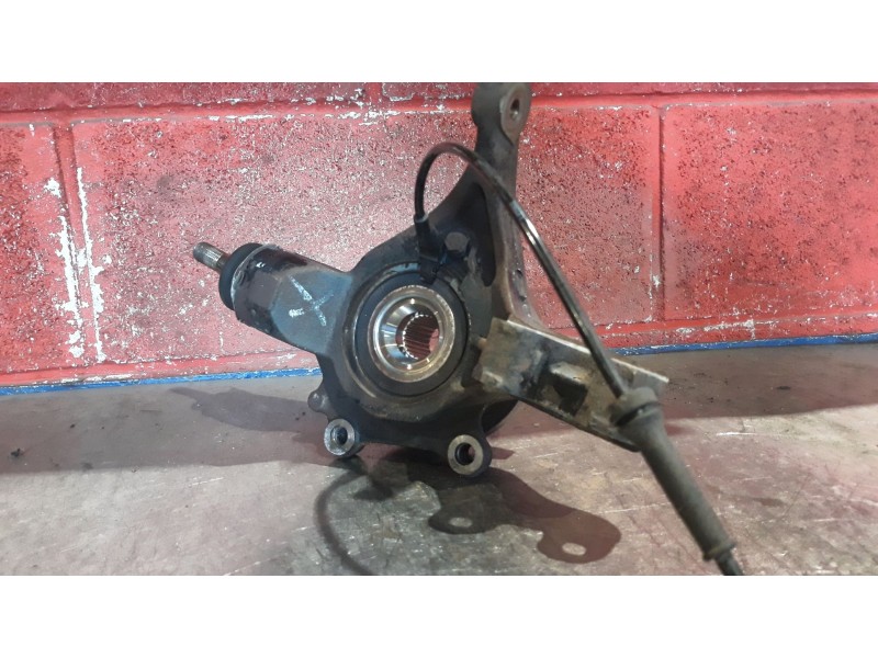 Recambio de mangueta delantera izquierda para citroen c4 berlina 1.6 16v referencia OEM IAM   