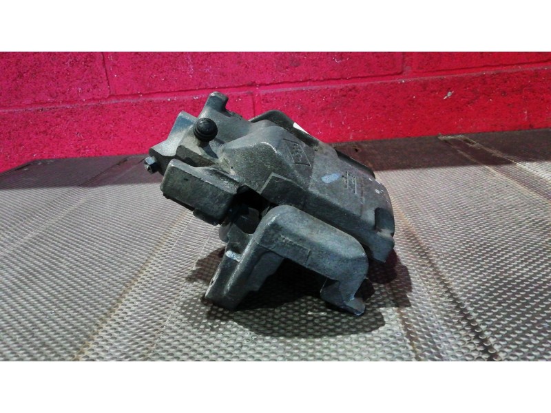 Recambio de pinza freno delantera derecha para renault laguna iii referencia OEM IAM    Recambio de pinza freno delantera derecha para renault laguna iii referencia OEM IAM