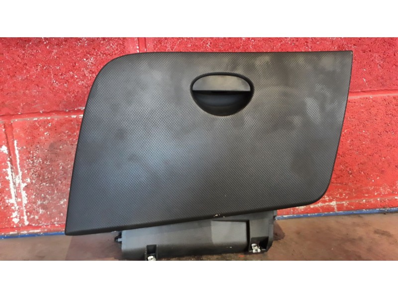 Recambio de guantera para seat leon 2.0 tdi 140 style referencia OEM IAM   