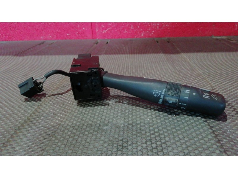 Recambio de mando limpia para land rover discovery (salljg/lj) 2.5 tdi referencia OEM IAM    Recambio de mando limpia para land rover discovery (salljg/lj) 2.5 tdi referencia OEM IAM