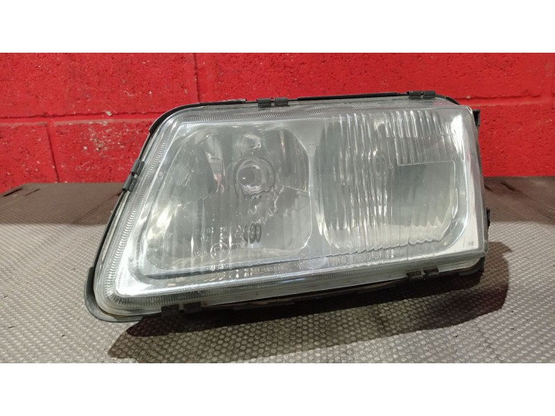 Recambio de faro izquierdo para audi a3 (8l) 1.8 20v turbo referencia OEM IAM    Recambio de faro izquierdo para audi a3 (8l) 1.8 20v turbo referencia OEM IAM