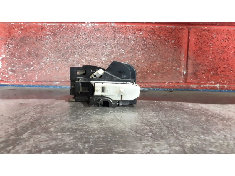 Recambio de cerradura puerta delantera derecha para renault clio ii fase ii (b/cb0)  | 0.01 - ...  | 0.01 - ... referencia OEM I