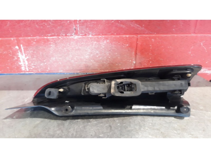 Recambio de piloto trasero izquierdo para renault espace iv (jk0) 2.2 dci turbodiesel | 0.02 - ... 2.2 dci turbodiesel | 0.02 - 