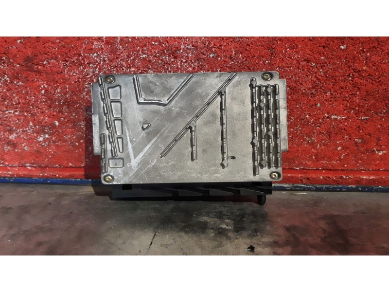 Recambio de centralita motor uce para volvo s 80 berlina  | 0.98 - 0.06 s 80 berlina  | 0.98 - 0.06 referencia OEM IAM 028100177