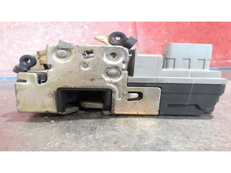 Recambio de cerradura puerta delantera derecha para peugeot 206 berlina xs | 06.98 - 12.06 xs | 06.98 - 12.06 referencia OEM IAM