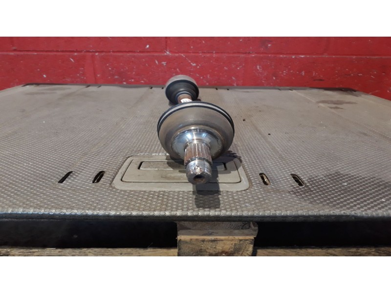 Recambio de transmision delantera izquierda para citroen saxo 1.4 exclusive referencia OEM IAM   