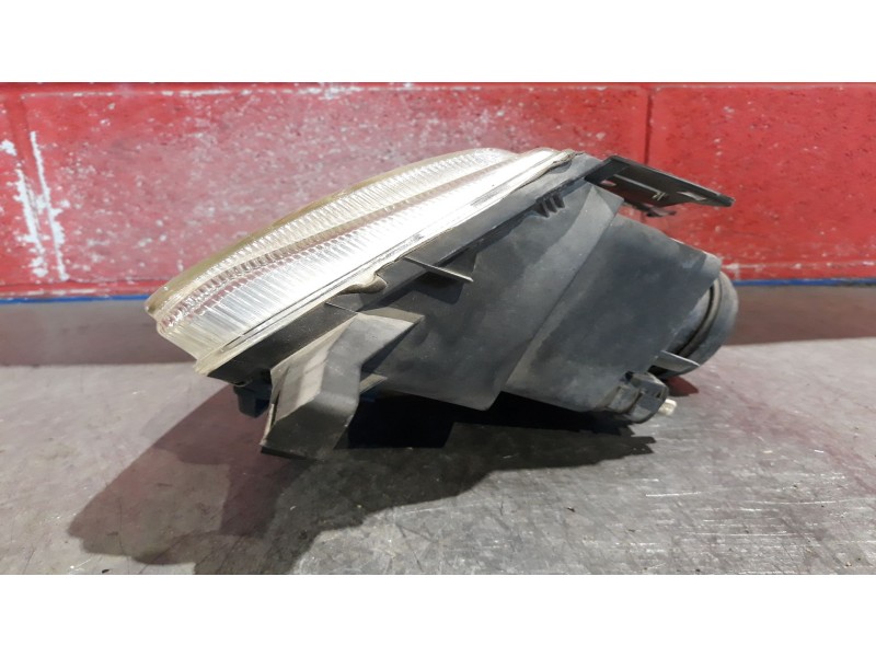Recambio de faro derecho para citroen saxo 1.4 exclusive referencia OEM IAM   