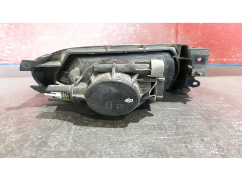 Recambio de faro antiniebla derecho para renault megane scenic alize 1.6e referencia OEM IAM   
