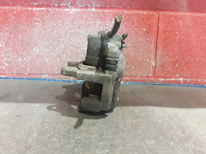 Recambio de pinza freno delantera derecha para fiat doblo (119) 1.9 8v dynamic / multijet dynamic plus (77kw) referencia OEM IAM