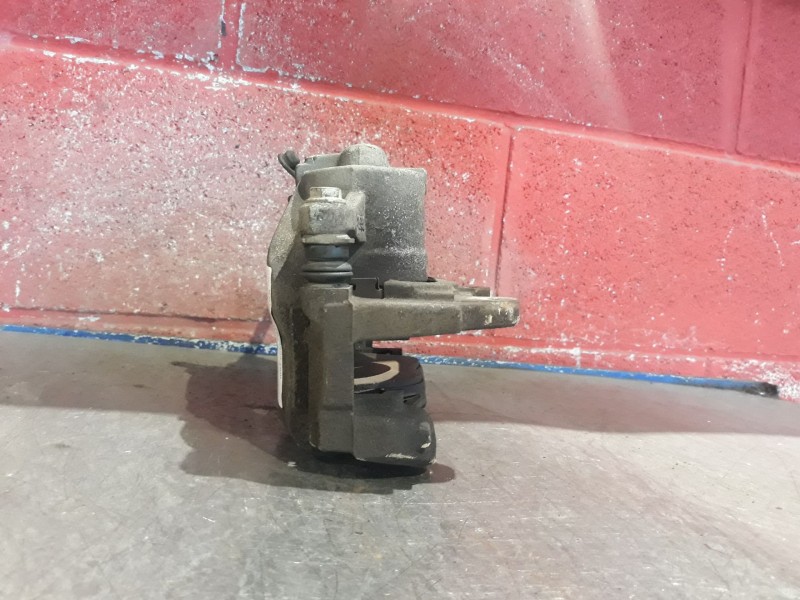 Recambio de pinza freno delantera derecha para fiat doblo (119) 1.9 8v dynamic / multijet dynamic plus (77kw) referencia OEM IAM