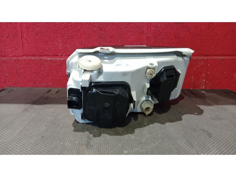 Recambio de faro izquierdo para volkswagen passat referencia OEM IAM   