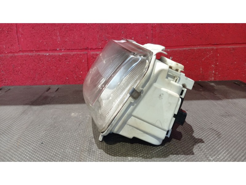 Recambio de faro izquierdo para volkswagen passat referencia OEM IAM   