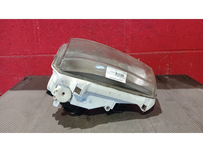 Recambio de faro izquierdo para volkswagen passat referencia OEM IAM   