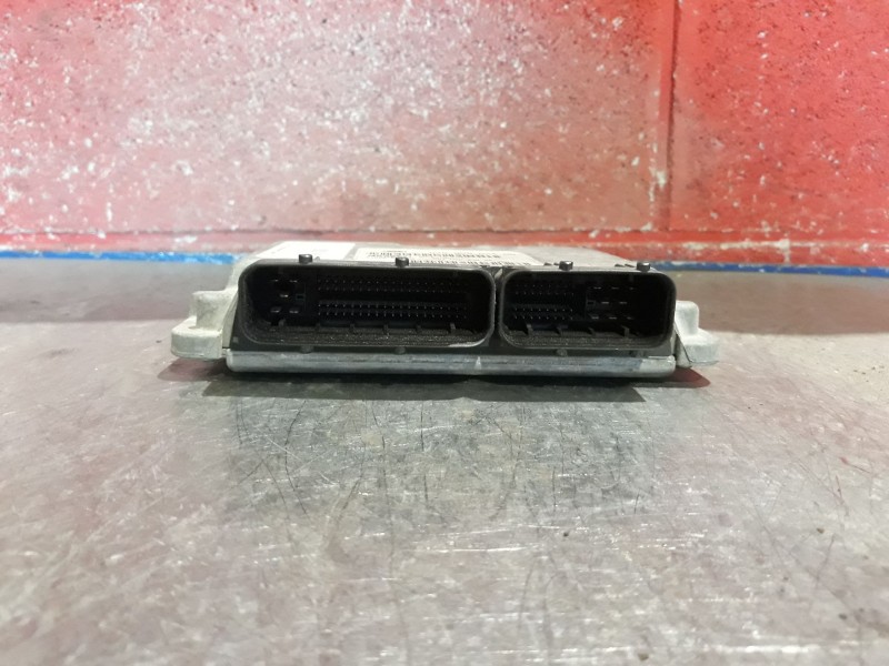 Recambio de centralita motor uce para volkswagen polo (9n1) 1.4 16v | 0.01 - ... 1.4 16v | 0.01 - ... referencia OEM IAM 0369060