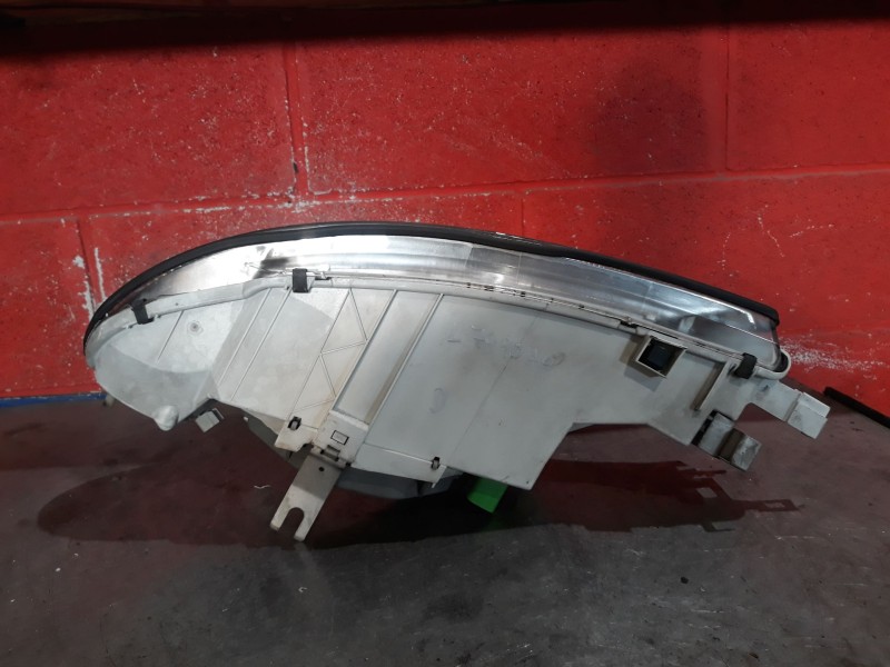 Recambio de faro derecho para ford mondeo berlina (gd) referencia OEM IAM    Recambio de faro derecho para ford mondeo berlina (gd) referencia OEM IAM