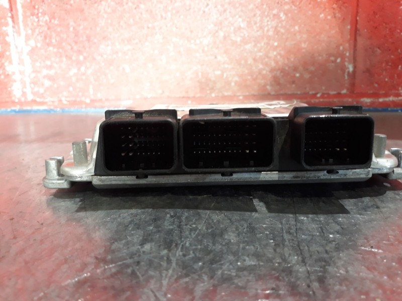 Recambio de centralita motor uce para peugeot 406 referencia OEM IAM 0281010627 9642301880  Recambio de centralita motor uce para peugeot 406 referencia OEM IAM 0281010627 9642301880