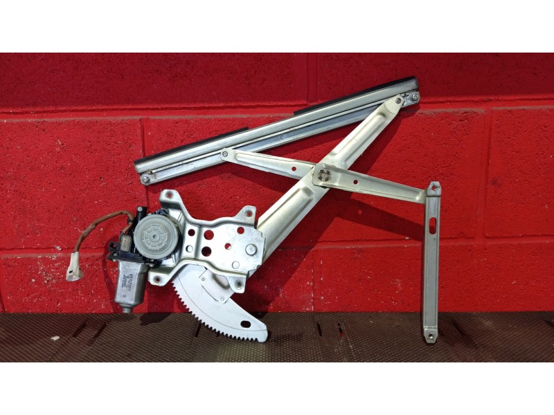 Recambio de elevalunas delantero derecho para suzuki jimny 1.5 ddis jlx techo metalico referencia OEM IAM    Recambio de elevalunas delantero derecho para suzuki jimny 1.5 ddis jlx techo metalico referencia OEM IAM