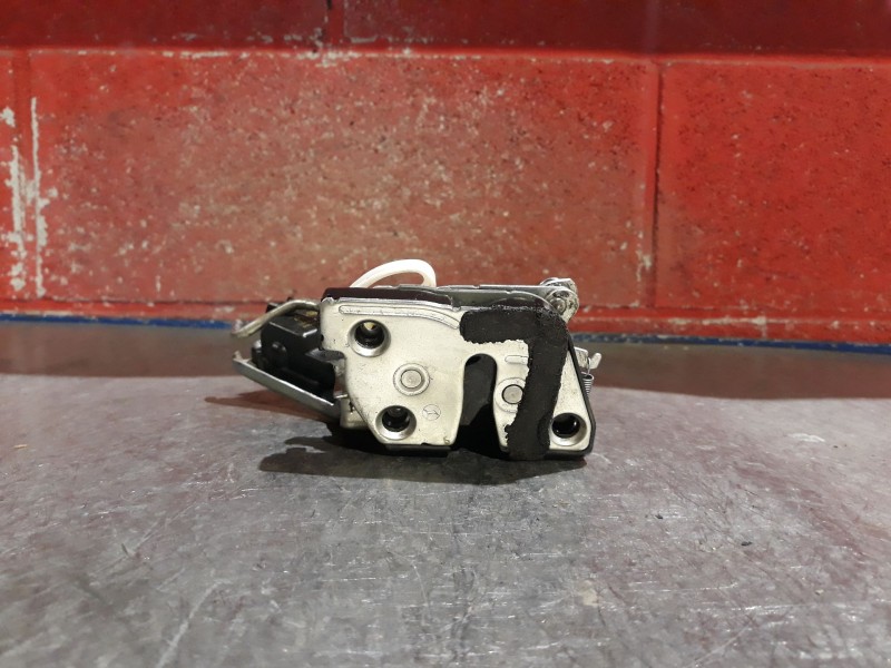 Recambio de cerradura puerta delantera izquierda para suzuki jimny 1.5 ddis jlx techo metalico referencia OEM IAM    Recambio de cerradura puerta delantera izquierda para suzuki jimny 1.5 ddis jlx techo metalico referencia OEM IAM