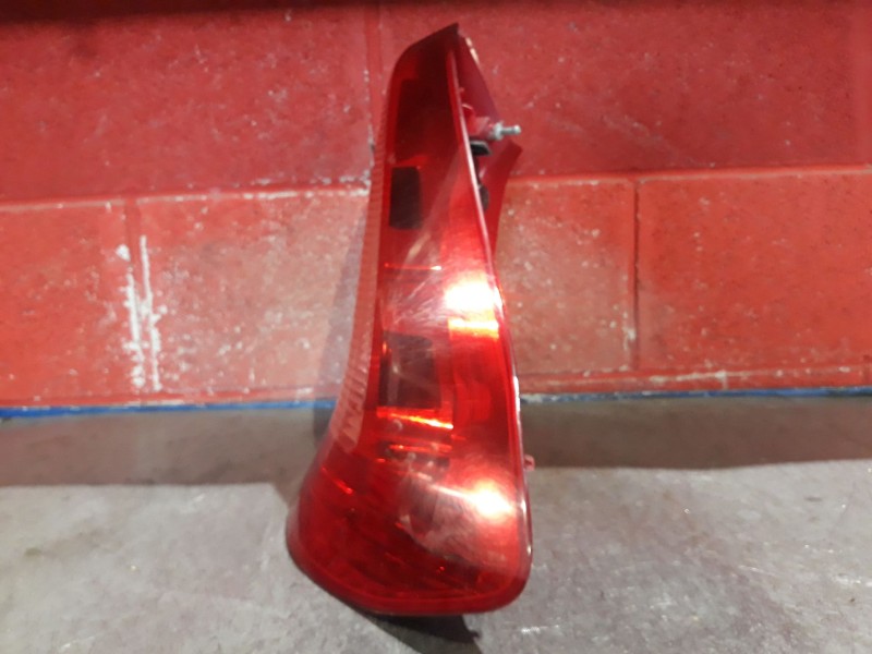 Recambio de piloto trasero derecho para citroen c4 1.6 hdi 90 lx referencia OEM IAM   