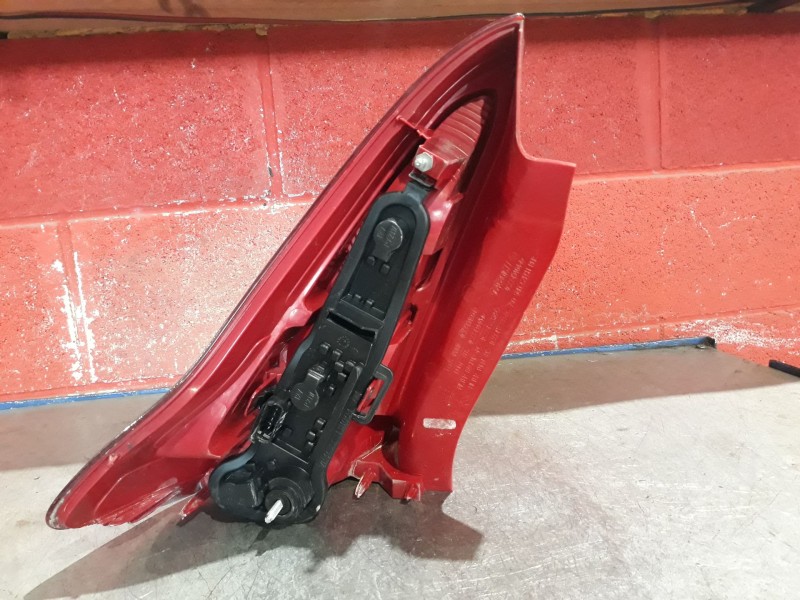 Recambio de piloto trasero derecho para citroen c4 1.6 hdi 90 lx referencia OEM IAM   