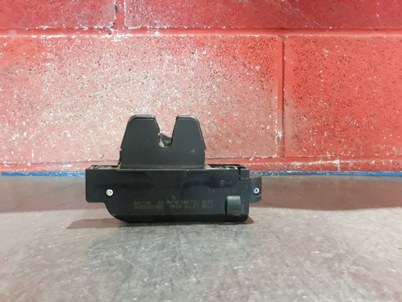Recambio de cerradura maletero porton para citroen c4 1.6 hdi 90 lx referencia OEM IAM   