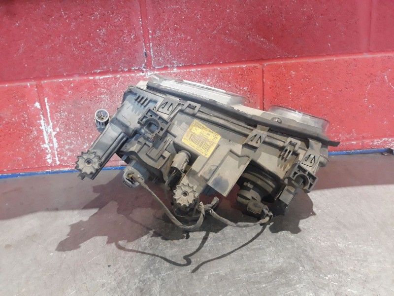 Recambio de faro izquierdo para bmw serie 3 compact (e46) 2.0 16v diesel cat referencia OEM IAM    Recambio de faro izquierdo para bmw serie 3 compact (e46) 2.0 16v diesel cat referencia OEM IAM