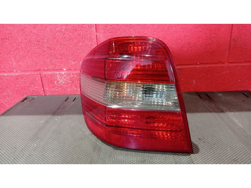 Recambio de piloto trasero izquierdo para mercedes clase m (w164) 280 / 300 cdi (164.120) referencia OEM IAM    Recambio de piloto trasero izquierdo para mercedes clase m (w164) 280 / 300 cdi (164.120) referencia OEM IAM