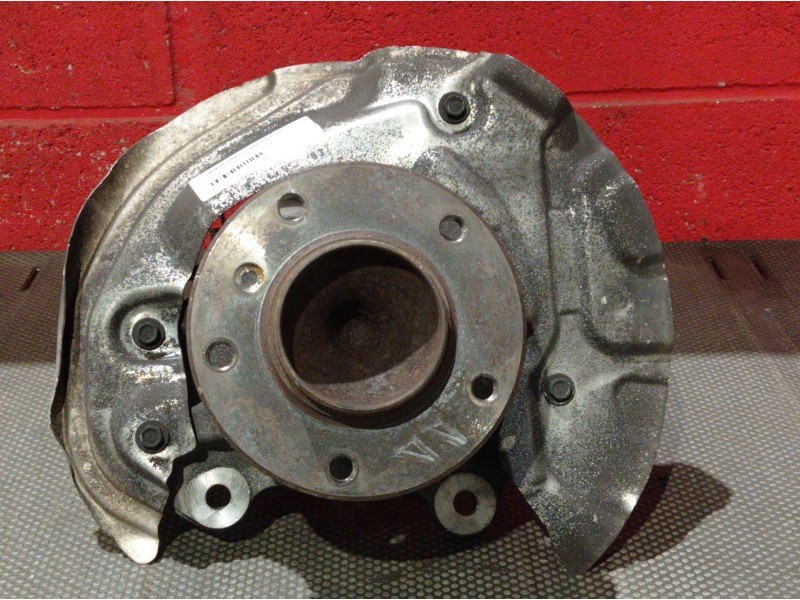 Recambio de mangueta delantera derecha para bmw serie 1 berlina (e81/e87) 118d referencia OEM IAM   