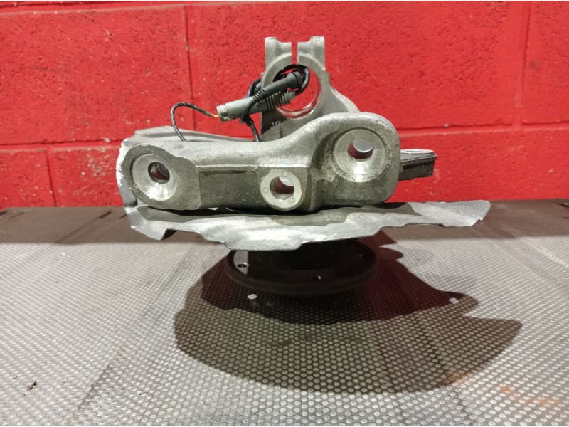 Recambio de mangueta delantera derecha para bmw serie 1 berlina (e81/e87) 118d referencia OEM IAM   