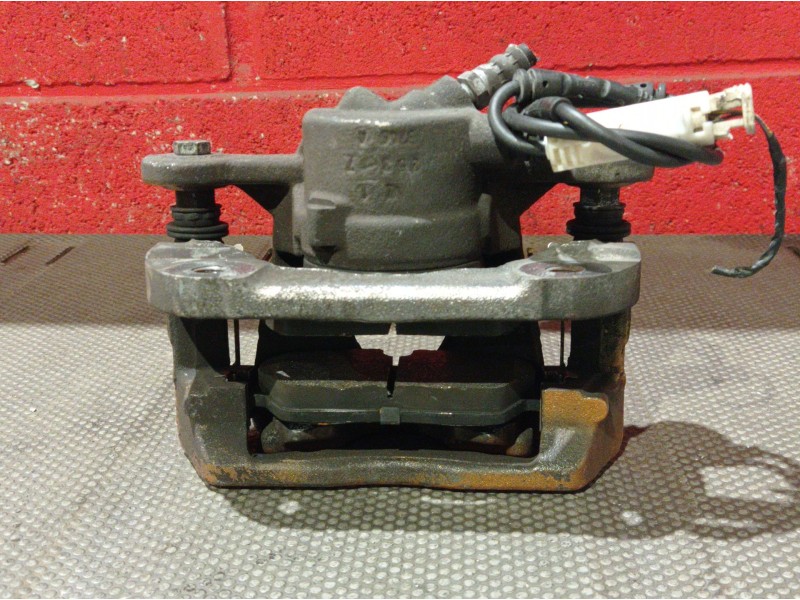 Recambio de pinza freno delantera derecha para bmw serie 1 berlina (e81/e87) 118d referencia OEM IAM   