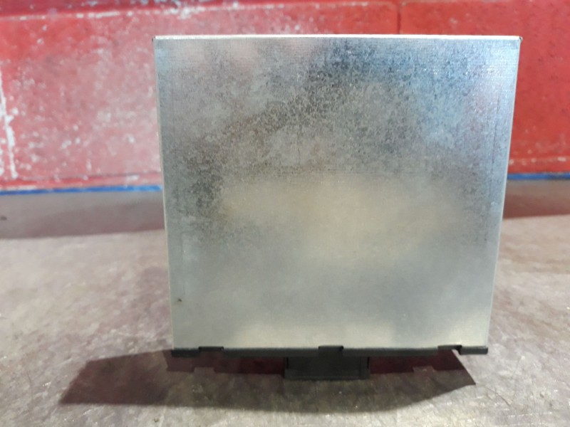 Recambio de centralita luces para bmw serie 1 berlina (e81/e87) 118d referencia OEM IAM 8ES00947920  