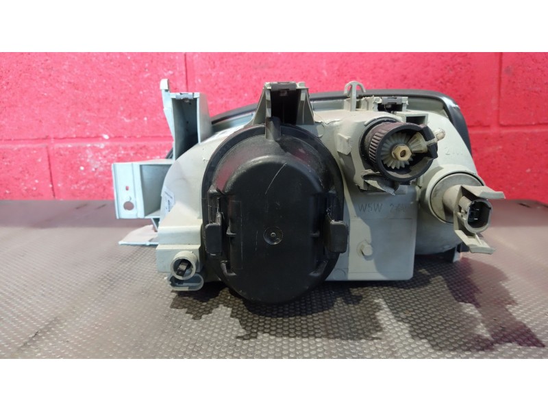 Recambio de faro derecho para renault clio alize 1.4 referencia OEM IAM   