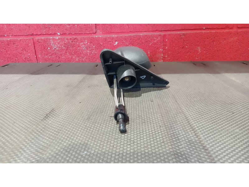 Recambio de retrovisor derecho para renault expres referencia OEM IAM MANUAL  