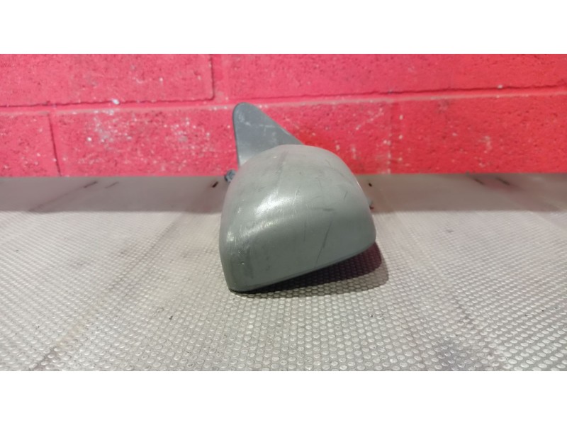 Recambio de retrovisor izquierdo para renault expres referencia OEM IAM MANUAL  