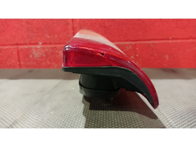 Recambio de piloto trasero derecho para renault expres referencia OEM IAM    Recambio de piloto trasero derecho para renault expres referencia OEM IAM