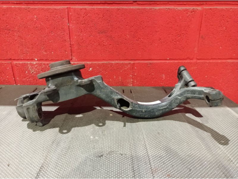 Recambio de mangueta delantera izquierda para audi a4 1.9 tdi referencia OEM IAM   