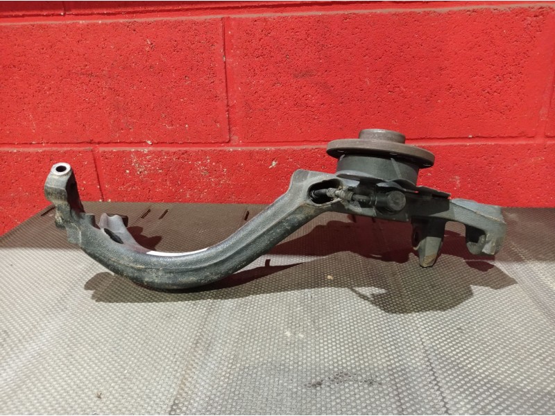 Recambio de mangueta delantera izquierda para audi a4 1.9 tdi referencia OEM IAM   