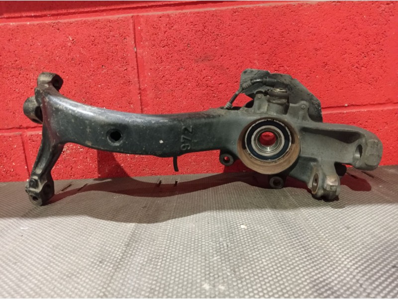 Recambio de mangueta delantera izquierda para audi a4 1.9 tdi referencia OEM IAM   