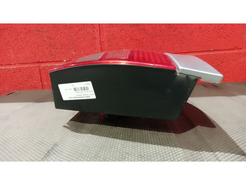 Recambio de piloto trasero derecho para audi a4 1.9 tdi referencia OEM IAM   