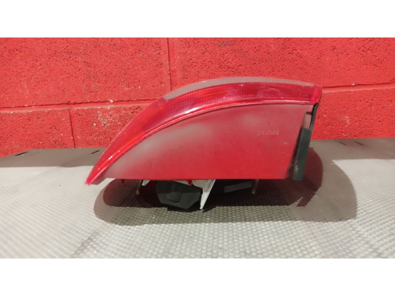 Recambio de piloto trasero derecho para audi a4 1.9 tdi referencia OEM IAM   