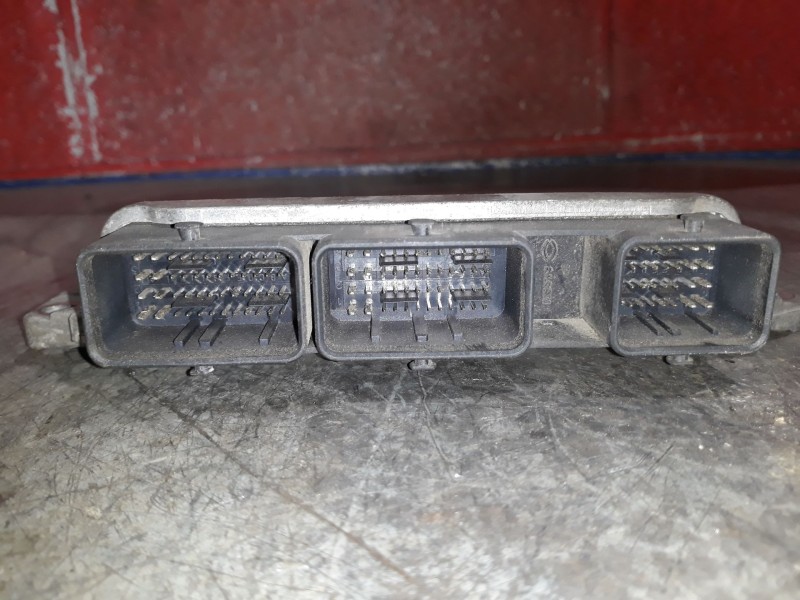 Recambio de centralita motor uce para renault megane ii berlina 5p 1.6 cat | 0.02 - 0.09 1.6 cat | 0.02 - 0.09 referencia OEM IA