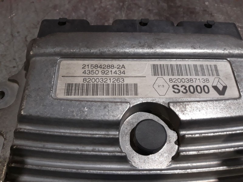Recambio de centralita motor uce para renault megane ii berlina 5p 1.6 cat | 0.02 - 0.09 1.6 cat | 0.02 - 0.09 referencia OEM IA