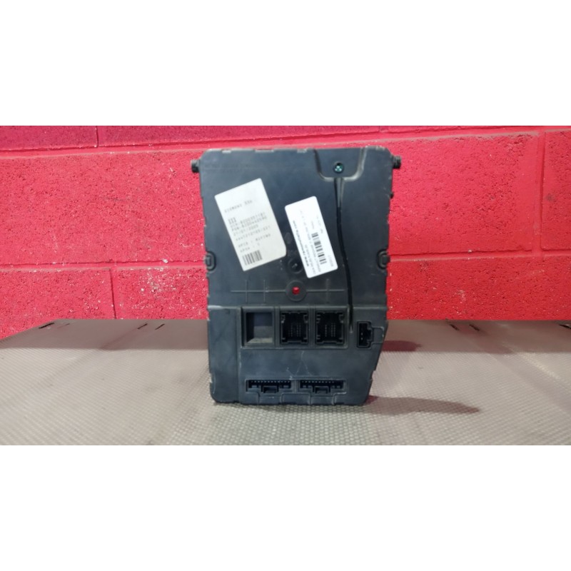 Recambio de caja reles fusibles para renault megane ii berlina 5p 1.6 cat | 0.02 - 0.09 1.6 cat | 0.02 - 0.09 referencia OEM IAM