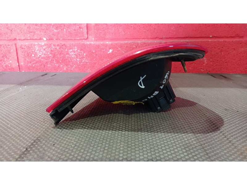 Recambio de piloto trasero derecho para seat cordoba berlina (6k2) signo referencia OEM IAM    Recambio de piloto trasero derecho para seat cordoba berlina (6k2) signo referencia OEM IAM