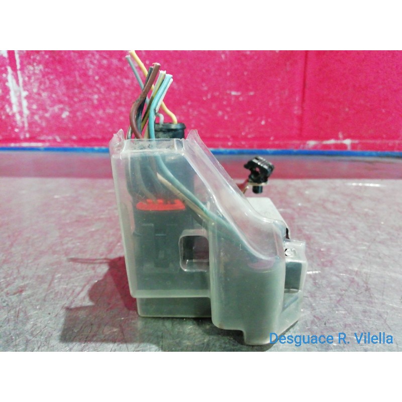 Recambio de cerra. puer. delantero derecha para fiat brava (182) 1.9 d s | 09.96 - ... 1.9 d s | 09.96 - ... referencia OEM IAM 