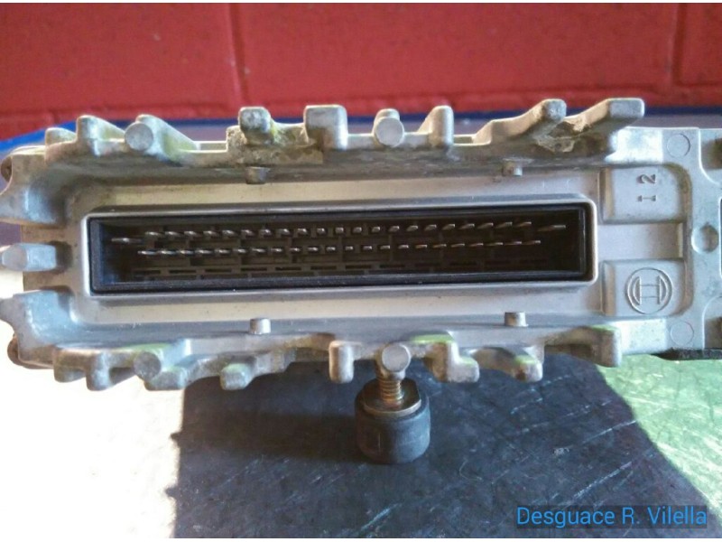 Recambio de centralita motor uce para volkswagen polo berlina (6n1) básico | 09.94 - 12.98 básico | 09.94 - 12.98 referencia OEM