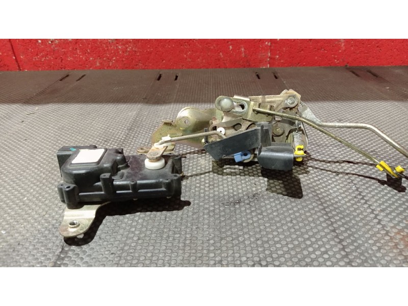 Recambio de cerradura puerta delantera derecha para hyundai accent referencia OEM IAM   