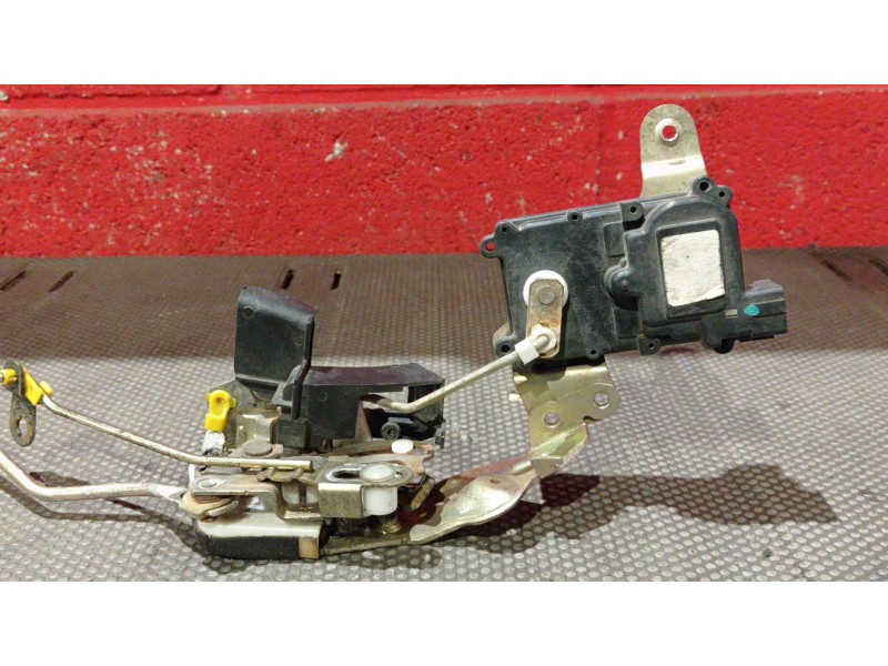 Recambio de cerradura puerta delantera derecha para hyundai accent referencia OEM IAM   