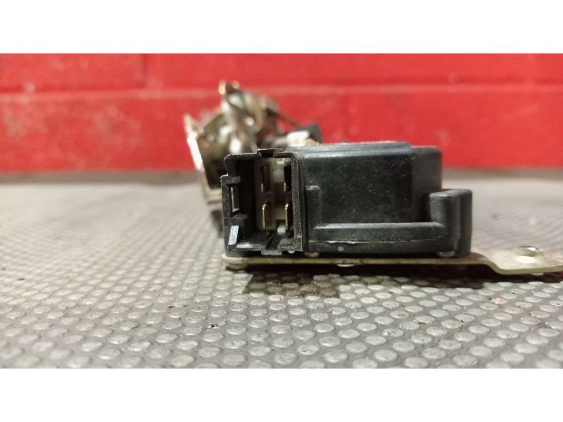 Recambio de cerradura puerta delantera derecha para hyundai accent referencia OEM IAM   