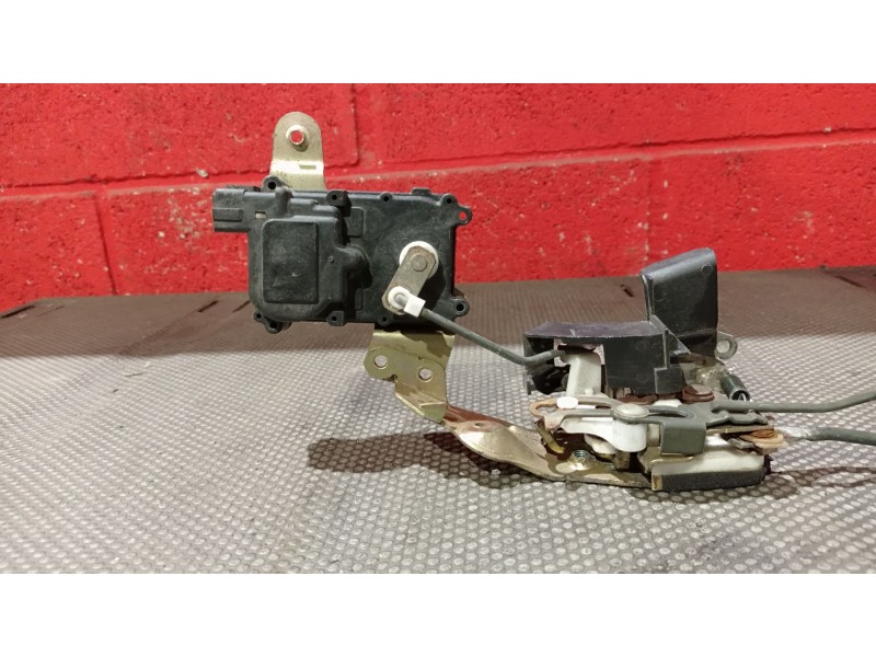 Recambio de cerradura puerta delantera izquierda para hyundai accent referencia OEM IAM   